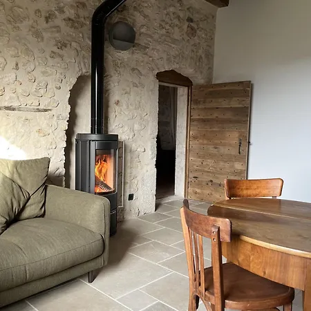Appartement Dans Une Vieille Ferme Bugiste Ceyzerieu Extérieur photo